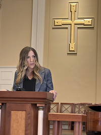 牧师. Victoria Robb Powers preaching in Perkins Chapel